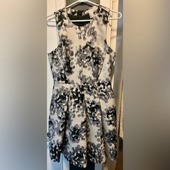 H&M Dress - Picture 2 of 3